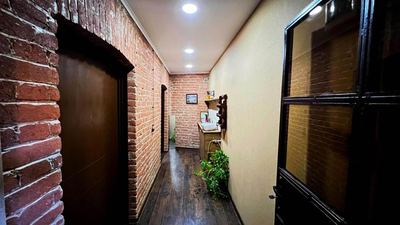 Hostel Pirosmani Tbiliszi Kültér fotó
