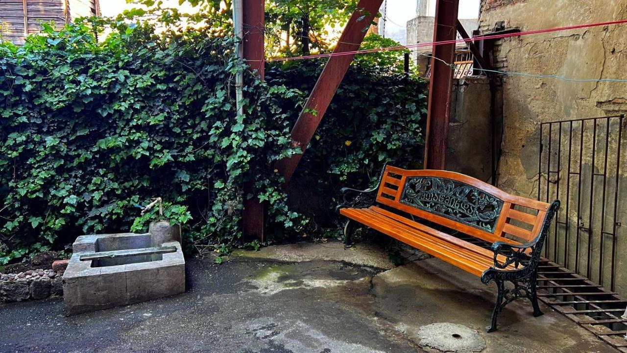 Hostel Pirosmani Tbiliszi Kültér fotó