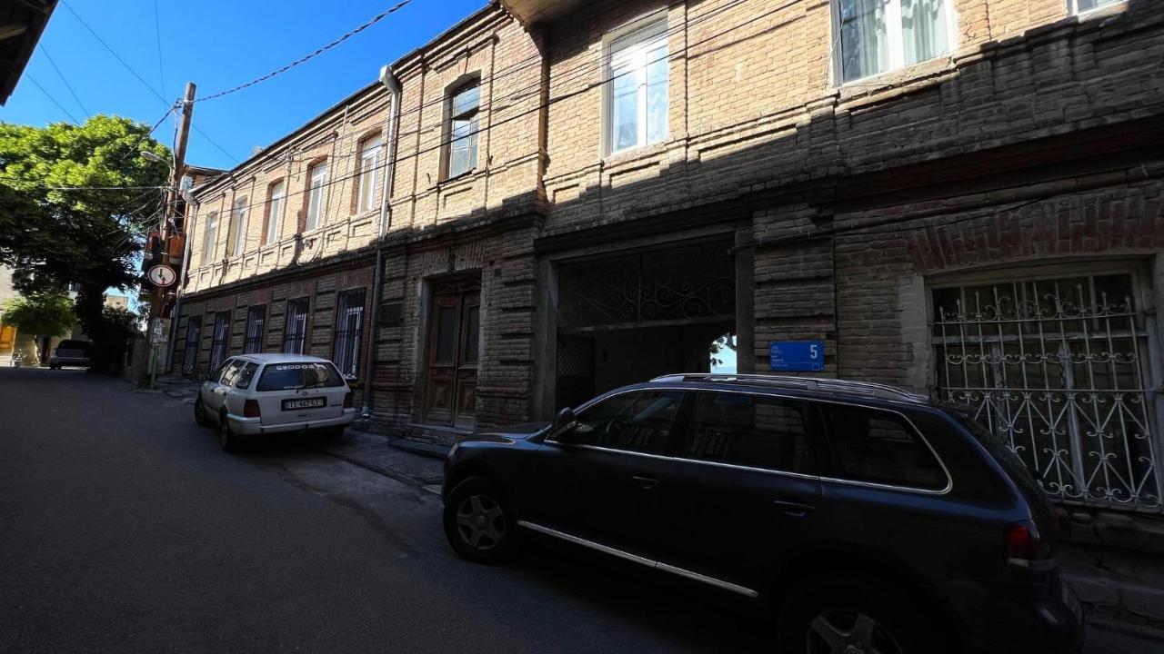 Hostel Pirosmani Tbiliszi Kültér fotó